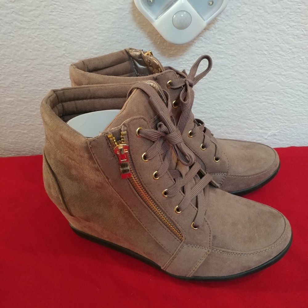 Isn't beige and tan the same